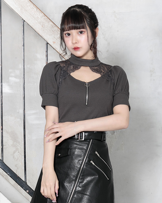 レースカットアウトハイネックカットソー