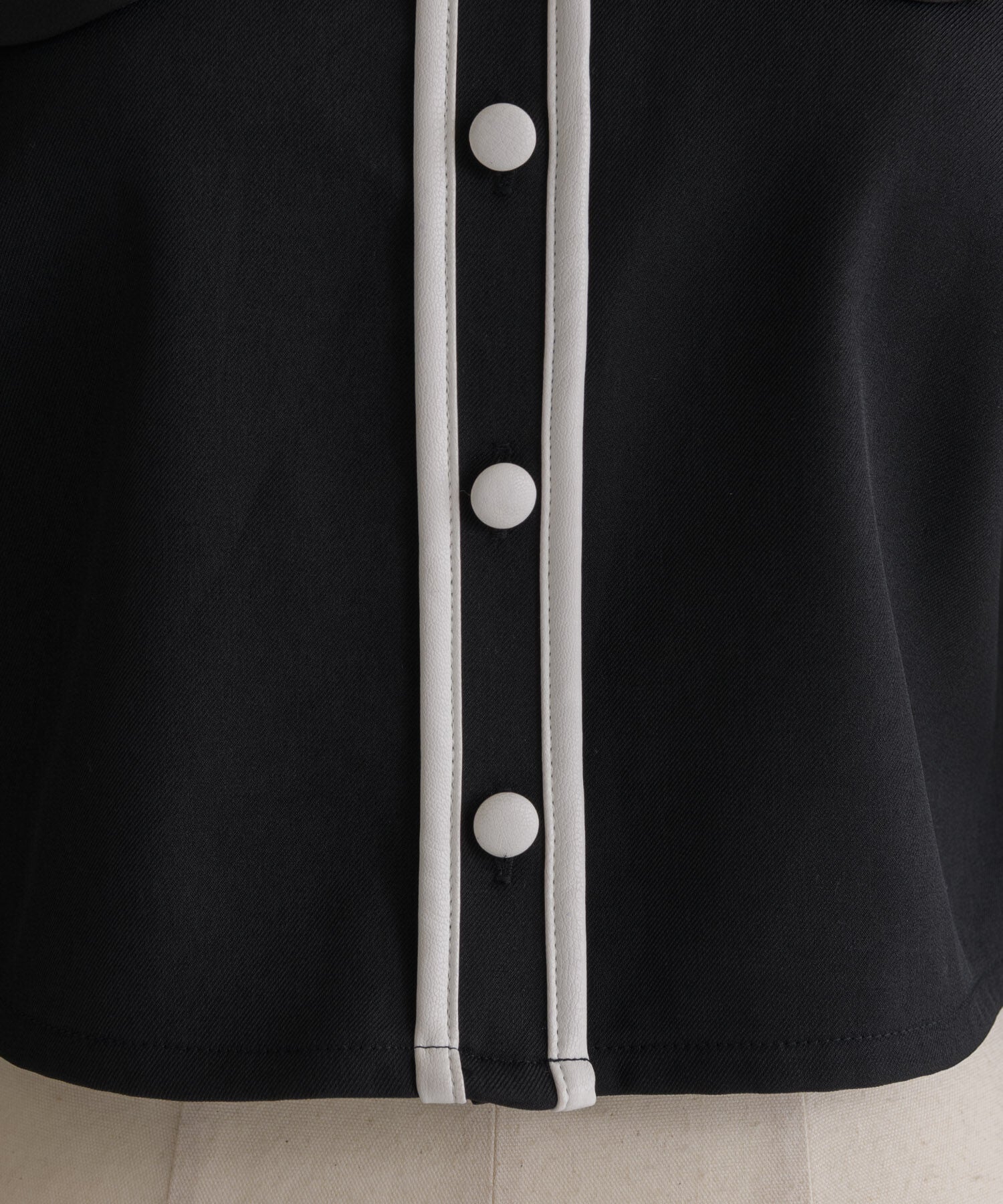 リボンタイバイカラートップス