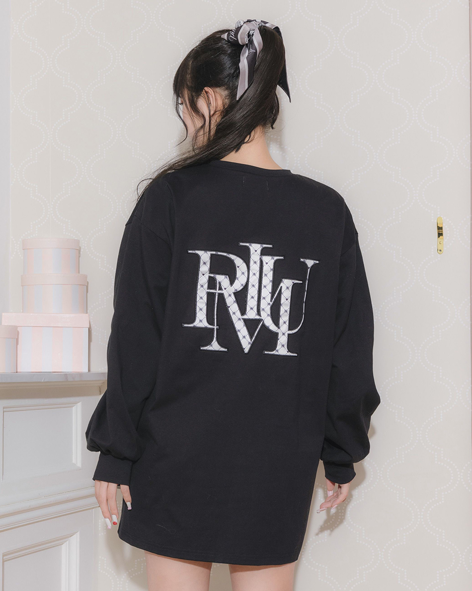 バックロゴpiumモノグラムロングTシャツ