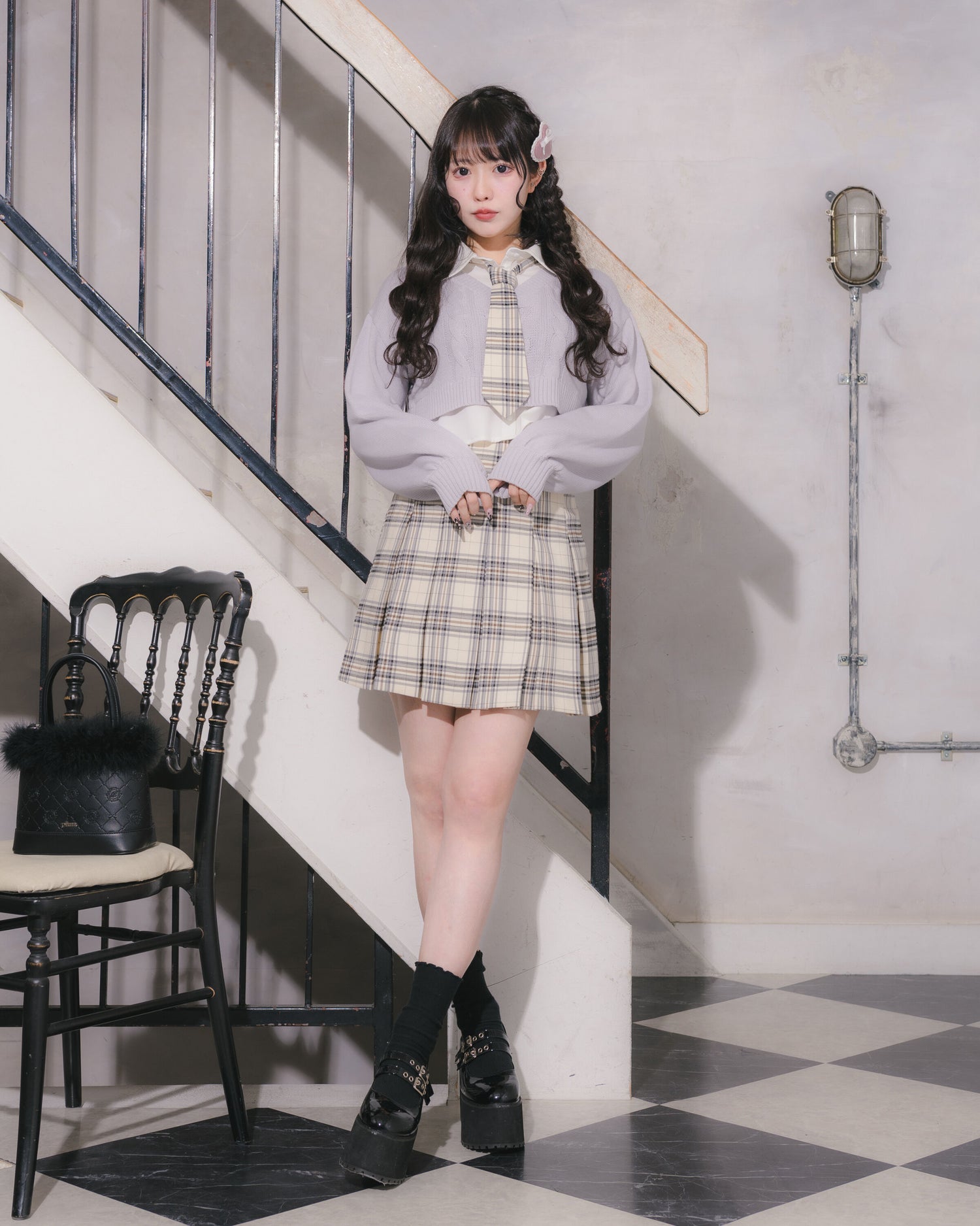 ネクタイ付きフレアプリーツスカート